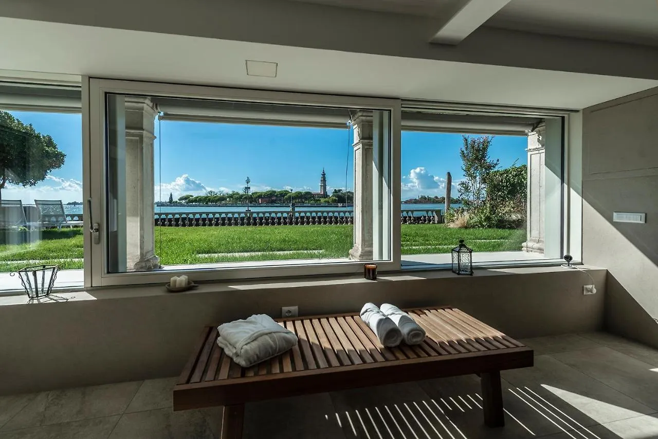 Ca' Delle Contesse - Villa On Lagoon With Private Dock And Spectacular View Lido di Venezia