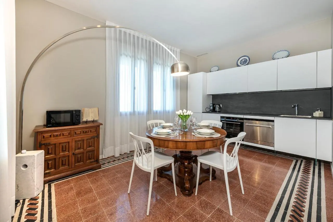 Ca' Delle Contesse - Villa On Lagoon With Private Dock And Spectacular View Lido di Venezia