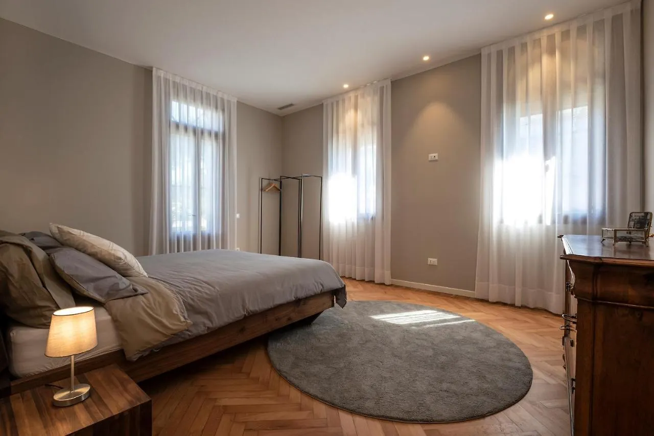 Ca' Delle Contesse - Villa On Lagoon With Private Dock And Spectacular View Lido di Venezia