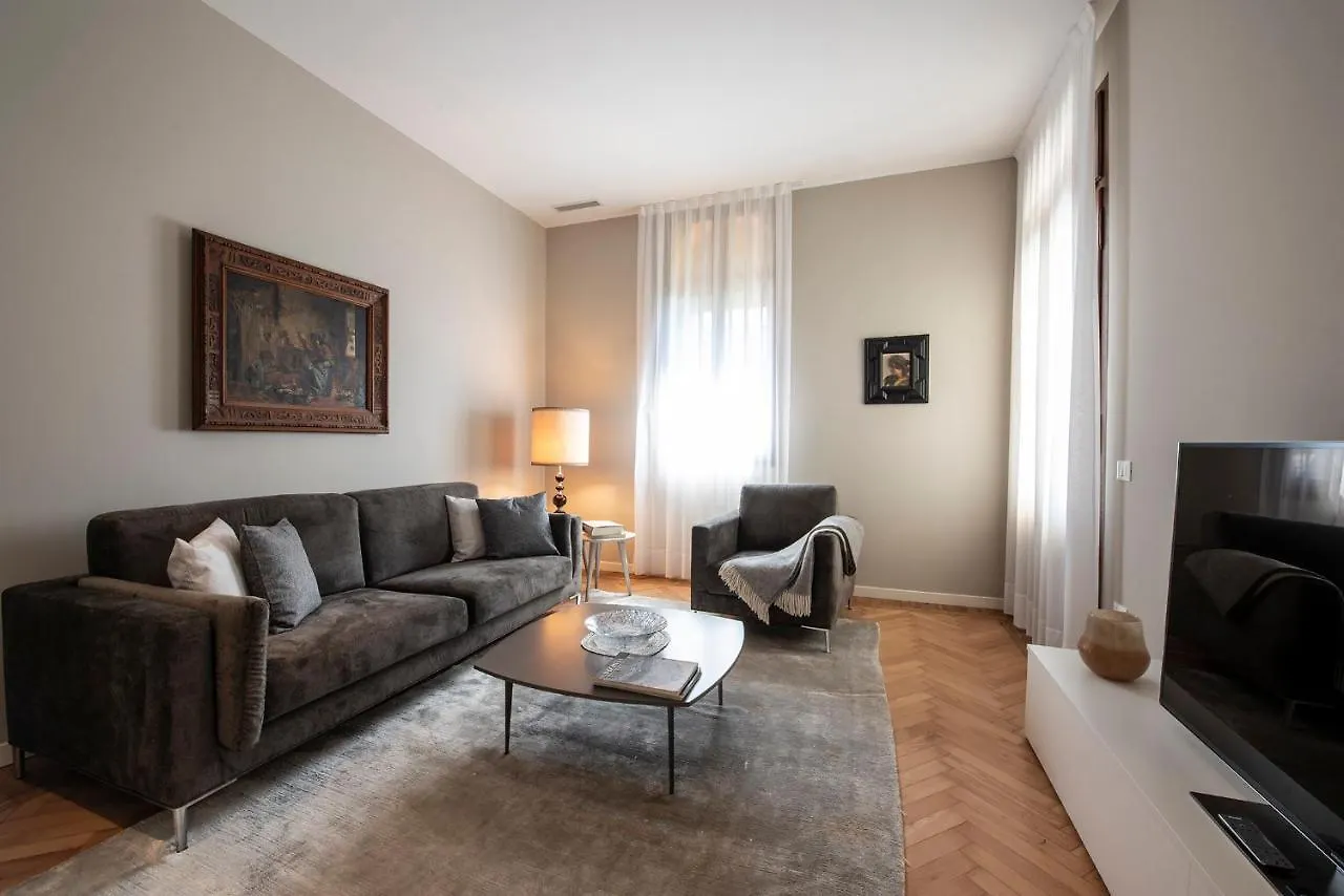 Ca' Delle Contesse - Villa On Lagoon With Private Dock And Spectacular View البندقية-ليدو